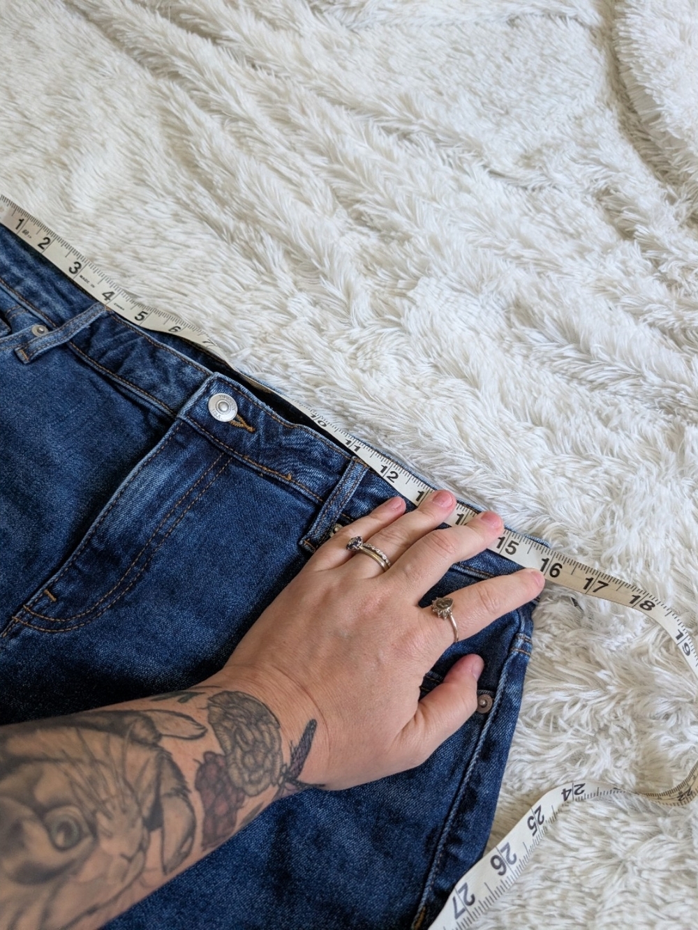 Hudson Dark Blue Wash Rolled Cuff Stretchy Denim Shorts Size 10 - Picture 6 of 7